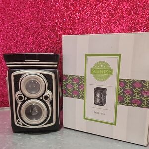 Scentsy Vintage Black and Silver Camera Warmer